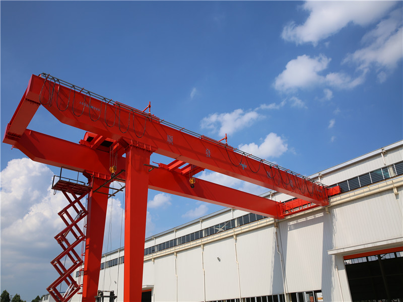 MHSB型雙梁半門式起重機.jpg